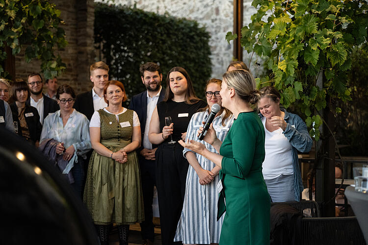 Katharina Schulze, MdL, spricht auf der Veranstaltung Grüne im Dialog Niederbayern, Fraktionsklausur 2025, Passau.