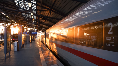 ICE-Zug im Bahnhof