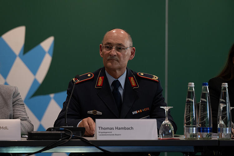 Brigadegeneral Thomas Hambach, Kommandeur des Landeskommandos Bayern der Bundeswehr, auf der Diskussionsveranstaltung "Wehrhaftes Europa", Fraktionsklausur 2025, Passau.