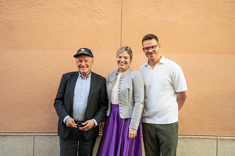 Gruppenbild mit Erwin Huber, Ex-CSU-Chef und Finanzminister a.D., Katharina Schulze, MdL, und Martin Frank, Kabarettist.