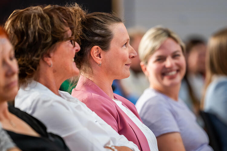 Kathrin Lehmann und Katharina Schulze, MdL im Publikum