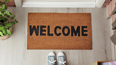 Fußmatte mit "Welcome-Aufschrift"